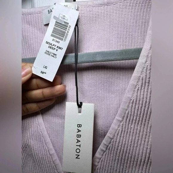 Aritzia Babaton Halo Pink Sculpt Knit Deep V Tank - Size L - Picture 3 of 4